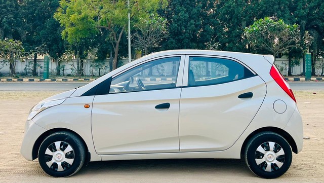 Second-hand 2012 Hyundai EON D Lite Plus for sale in Vadodara-3