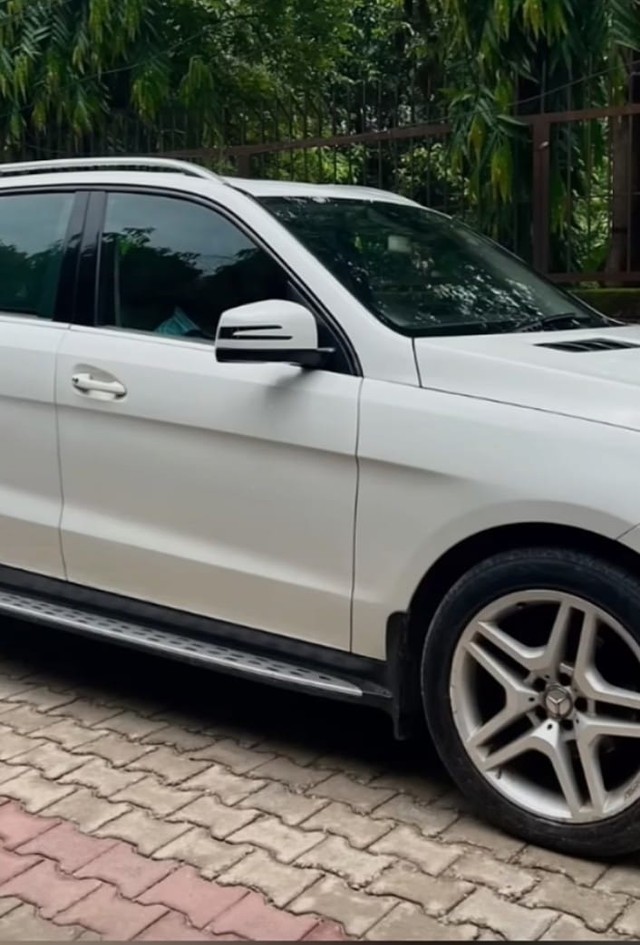 Second-hand 2016 Mercedes-Benz GLE 250d for sale in New Delhi-2