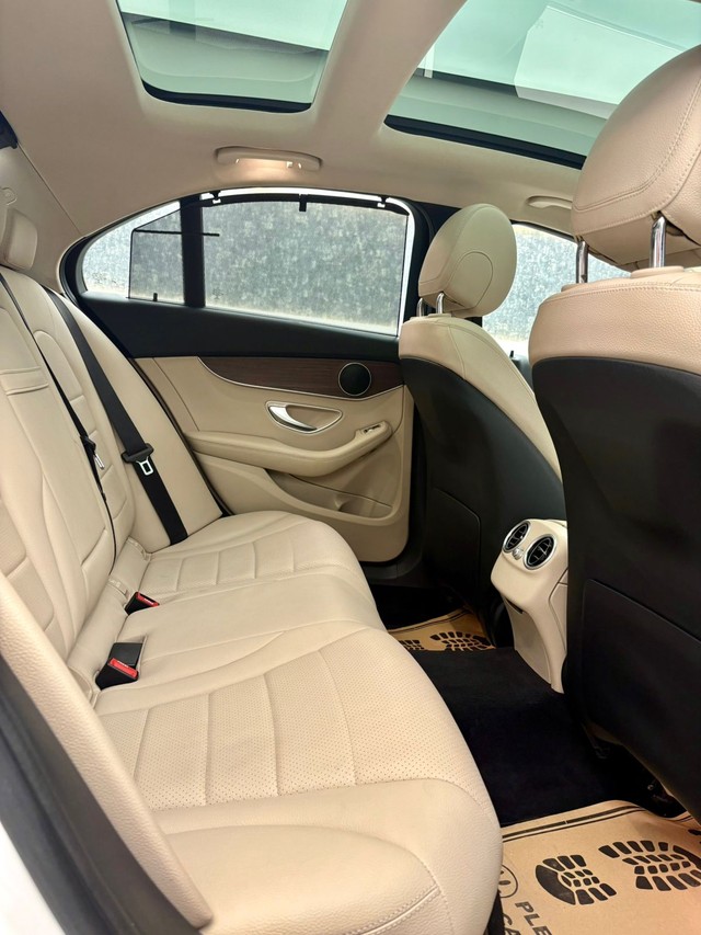 Second-hand 2019 Mercedes-Benz C-Class Progressive C 220d for sale in New Delhi-12