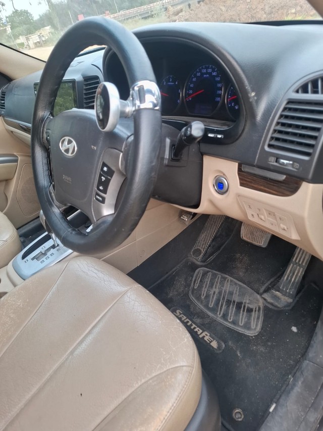 Second-hand 2013 Hyundai Santa Fe 4x4 AT for sale in Vadodara-9