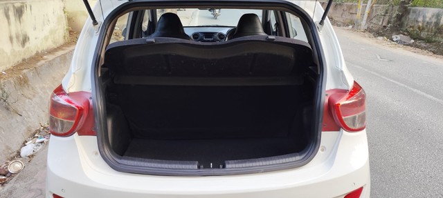 Second-hand 2015 Hyundai Grand i10 AT Asta for sale in New Delhi-5