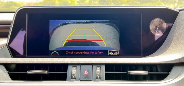 Second-hand 2019 Lexus ES 300h for sale in New Delhi-15