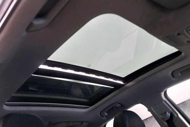 Second-hand 2017 Audi Q3 35 TDI Quattro Premium for sale in New Delhi-9