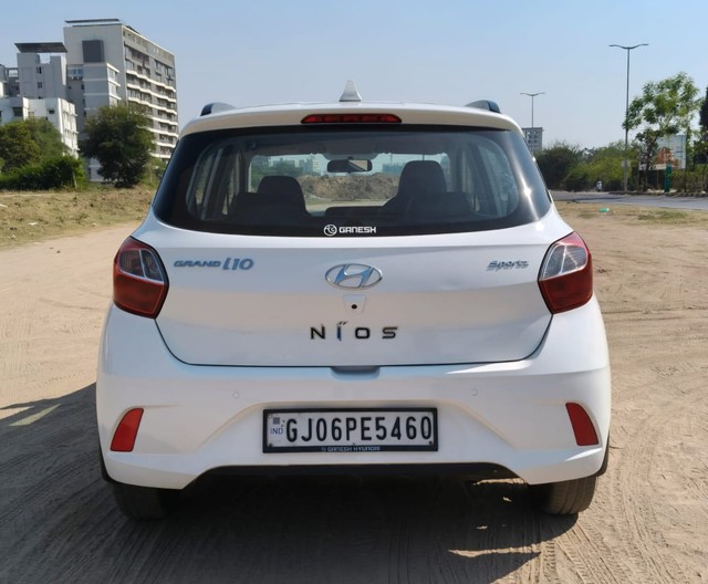 Second-hand 2021 Hyundai Grand i10 Nios Sportz for sale in Vadodara-13