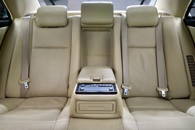 Second-hand 2017 Toyota Camry Hybrid for sale in New Delhi-14