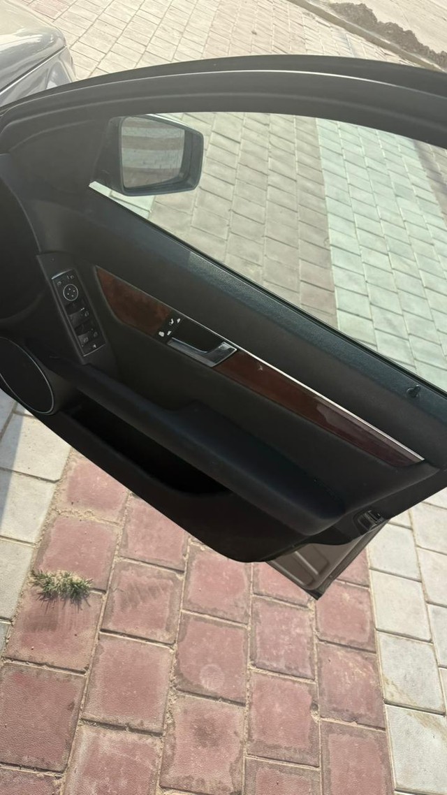 Second-hand 2011 Mercedes-Benz C-Class C 200 CGI Avantgarde for sale in Faridabad-12