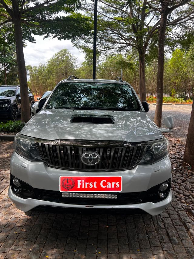 Toyota Fortuner 4x4 MT Second-hand 2012 Toyota Fortuner 4x4 MT for sale in Bangalore