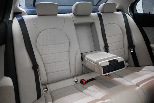 Second-hand 2019 Mercedes-Benz C-Class Progressive C 220d for sale in New Delhi-20