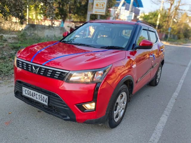Mahindra XUV300 W6 Second-hand 2023 Mahindra XUV300 W6 for sale in New Delhi