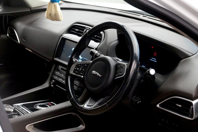 Second-hand 2019 Jaguar F-Pace Prestige 2.0 AWD for sale in New Delhi-10