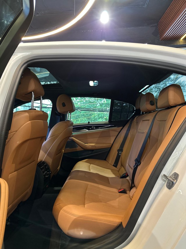 Second-hand 2022 BMW 5 Series 530i M Sport BSVI for sale in Gurgaon-3