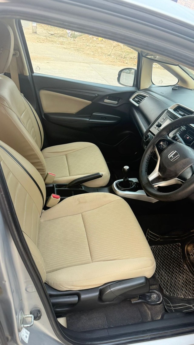 Second-hand 2017 Honda Jazz 1.2 SV i VTEC for sale in Faridabad-8