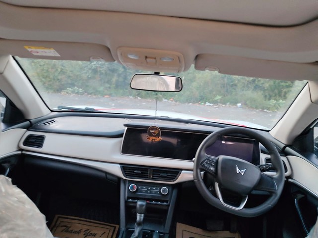 Second-hand 2023 Mahindra XUV700 AX5 7 Str Diesel AT for sale in New Delhi-15