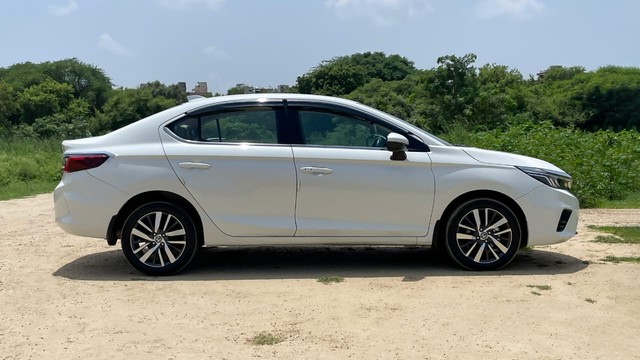 Second-hand 2022 Honda City VX MT for sale in New Delhi-1