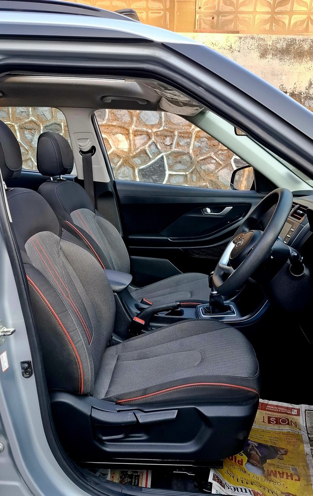 Second-hand 2023 Hyundai Creta S Plus Knight for sale in Mumbai-6