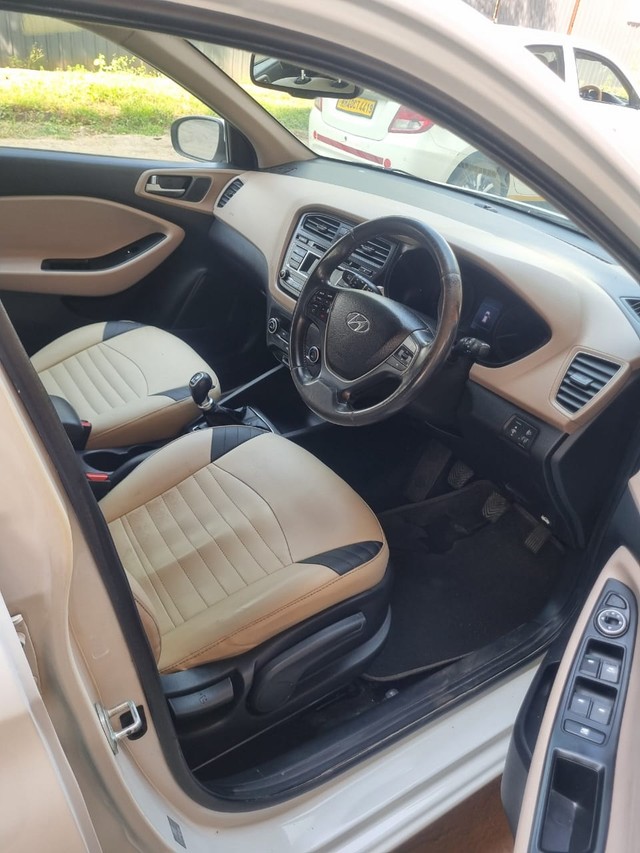 Second-hand 2015 Hyundai i20 1.2 Anniversary Edition for sale in Nagpur-5