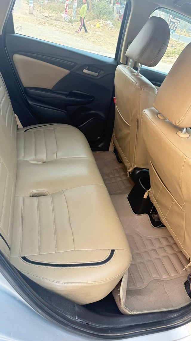 Second-hand 2017 Honda Jazz 1.2 SV i VTEC for sale in Faridabad-9