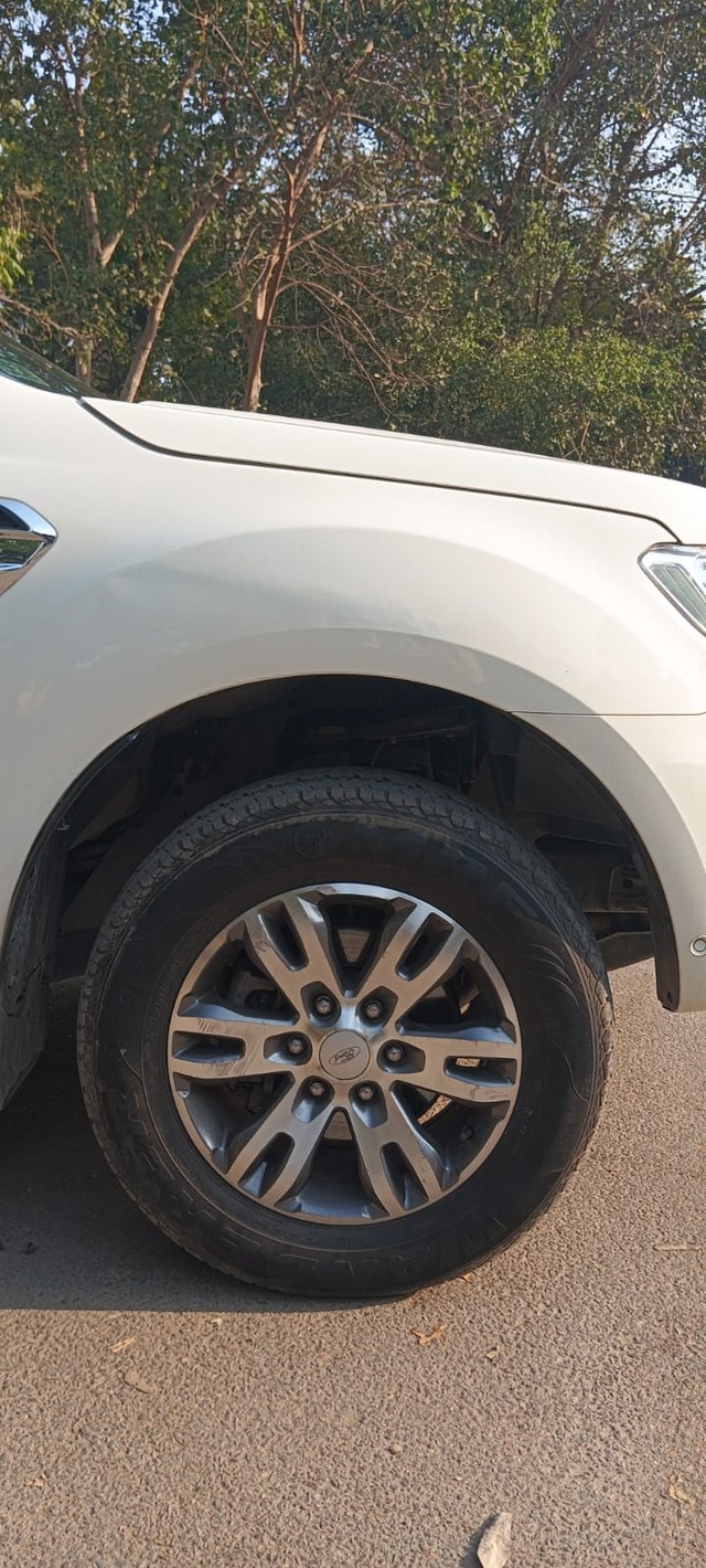 Ford Endeavour 3.2 Titanium AT 4X4 Second-hand 2017 Ford Endeavour 3.2 Titanium AT 4X4 for sale in New Delhi-18