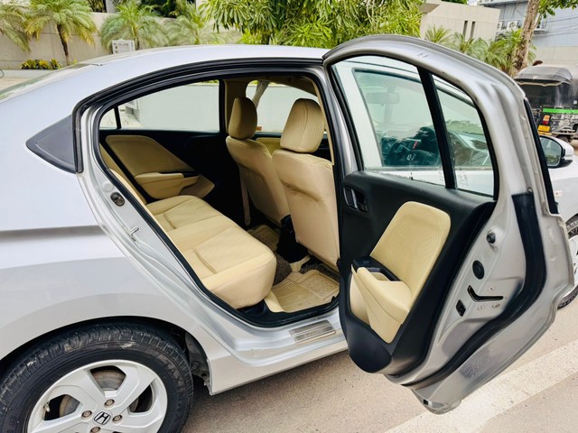 Second-hand 2014 Honda City i DTEC E for sale in Vadodara-14