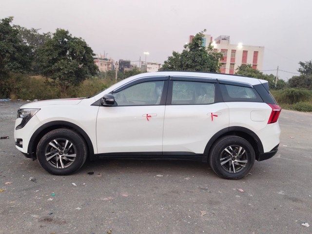 Second-hand 2023 Mahindra XUV700 AX5 7 Str Diesel AT for sale in New Delhi-3