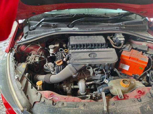 https://images10.gaadi.com/usedcar_image/UP1A.231005.007/original/cee2a42a-5919-4ddc-9d27-982ffb767f68.jpg?imwidth=6402