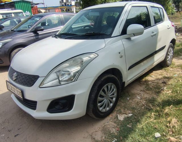 Maruti Suzuki Swift एलएक्सआई ऑप्शन Second-hand 2015 Maruti Suzuki Swift एलएक्सआई ऑप्शन for sale in Meerut