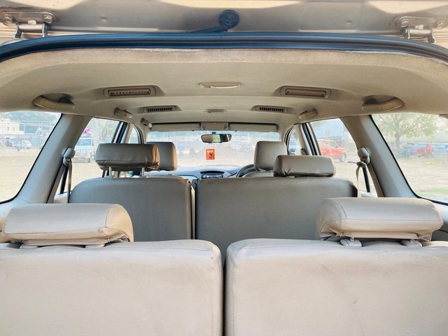 Second-hand 2010 Toyota Innova 2.5 E for sale in Ahmedabad-9