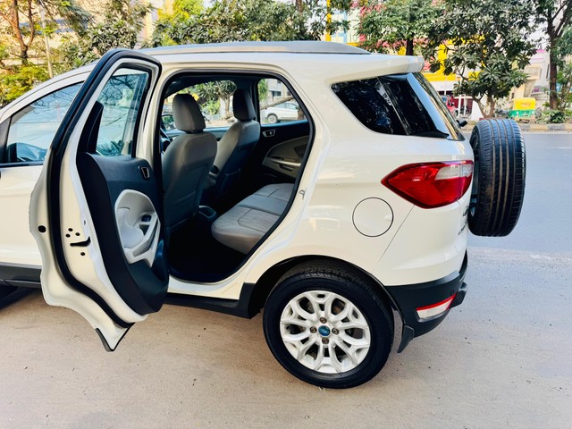 Second-hand 2014 Ford Ecosport 1.5 DV5 MT Titanium for sale in Vadodara-12