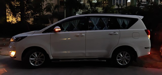 Second-hand 2023 Toyota Innova Crysta 2.4 GX 7Str for sale in New Delhi-3