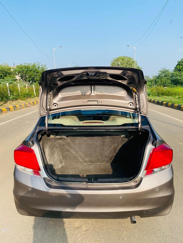 Second-hand 2015 Honda Amaze S i-Dtech for sale in Ahmedabad-7