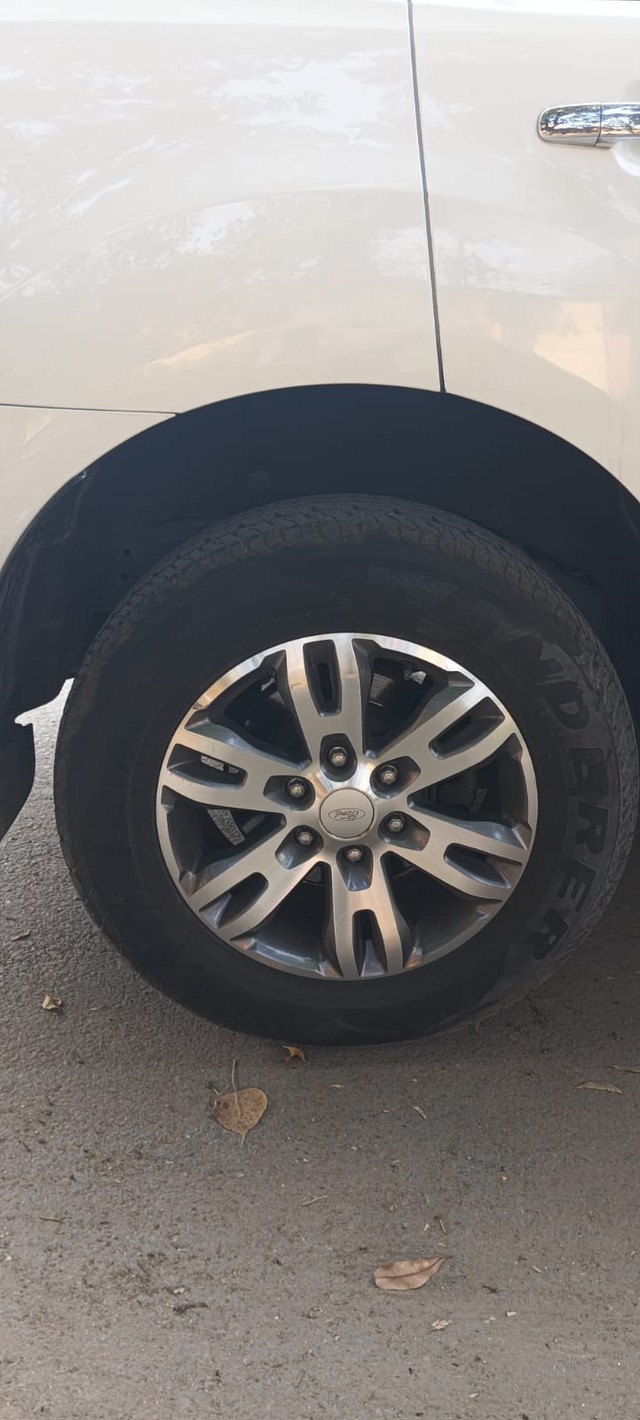 Ford Endeavour 3.2 Titanium AT 4X4 Second-hand 2017 Ford Endeavour 3.2 Titanium AT 4X4 for sale in New Delhi-23