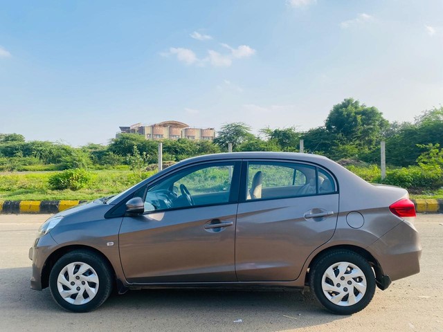 Second-hand 2015 Honda Amaze S i-Dtech for sale in Ahmedabad-3