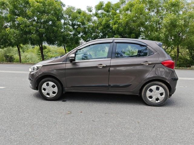 Tata Tiago 1.2 Revotron XZ Second-hand 2017 Tata Tiago 1.2 Revotron XZ for sale in Noida-4
