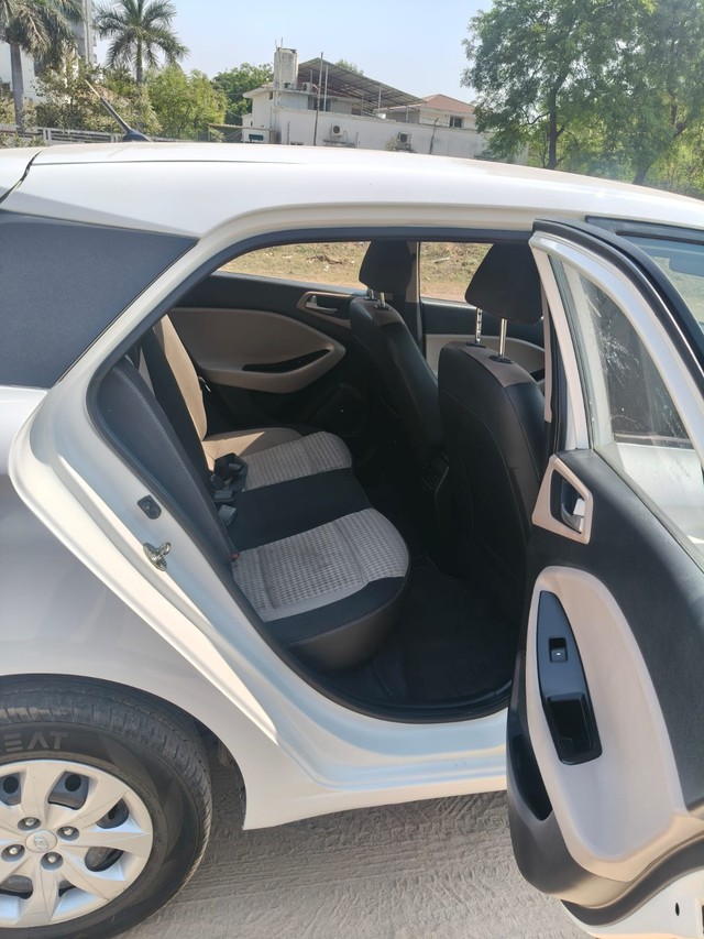 Second-hand 2019 Hyundai i20 Magna Plus BSIV for sale in Vadodara-12