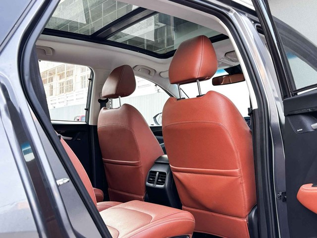 Second-hand 2021 MG Hector Plus Sharp CVT for sale in New Delhi-23