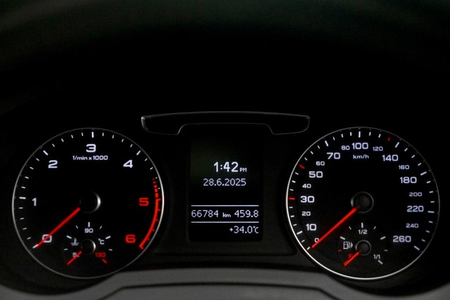 Second-hand 2017 Audi Q3 35 TDI Quattro Premium for sale in New Delhi-4