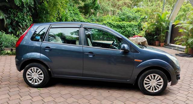 https://images10.gaadi.com/usedcar_image/UP1A.231005.007/original/deb919ad-ef30-4122-a907-24a6fb04c6c4.jpg?imwidth=6401