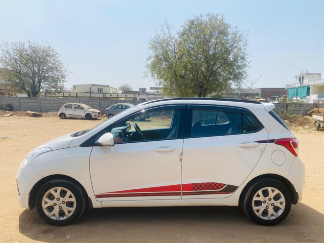 Second-hand 2016 Hyundai i10 Era for sale in Ahmedabad-2