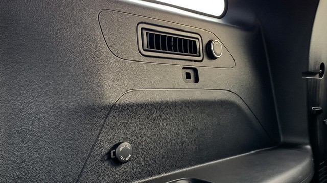 Second-hand 2023 Mahindra XUV700 AX7 7Str AT for sale in New Delhi-6