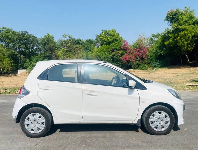 https://images10.gaadi.com/usedcar_image/UP1A.231005.007/original/e96b6840-3a64-4bb2-9b24-b76e86748085.jpg?imwidth=6401