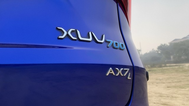 Second-hand 2023 Mahindra XUV700 AX7 7Str AT for sale in New Delhi-7