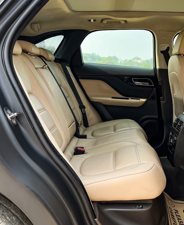 Jaguar F-Pace Prestige 2.0 AWD Second-hand 2019 Jaguar F-Pace Prestige 2.0 AWD for sale in New Delhi-8