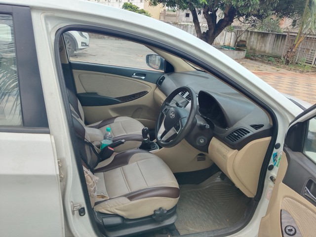 Second-hand 2011 Hyundai Verna 1.6 CRDI for sale in Srikakulam-4