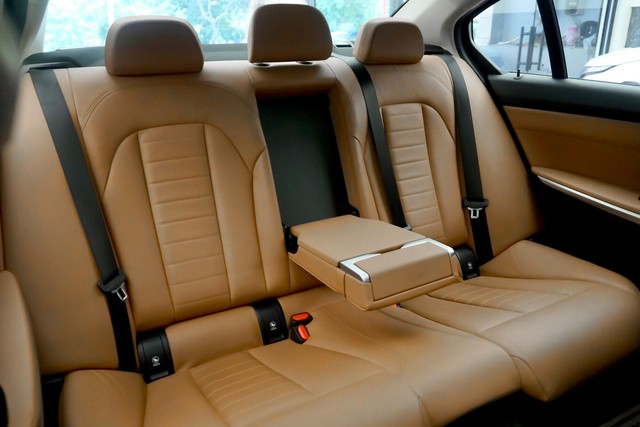 Second-hand 2023 BMW 3 Series Long Wheelbase 320Ld M Sport GL for sale in New Delhi-20