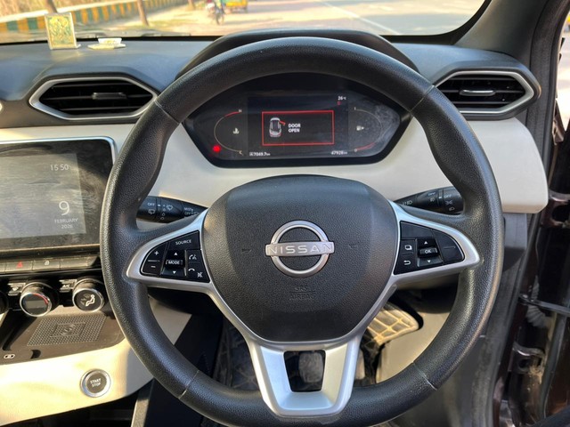 Second-hand 2022 Nissan Magnite Turbo CVT XV BSVI for sale in Noida-9