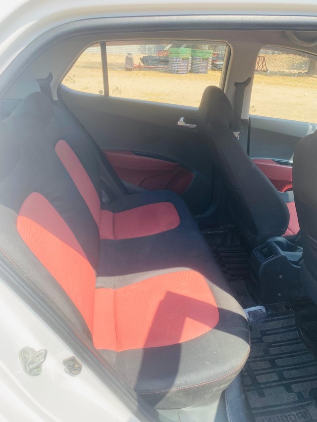 Second-hand 2016 Hyundai i10 Era for sale in Ahmedabad-11