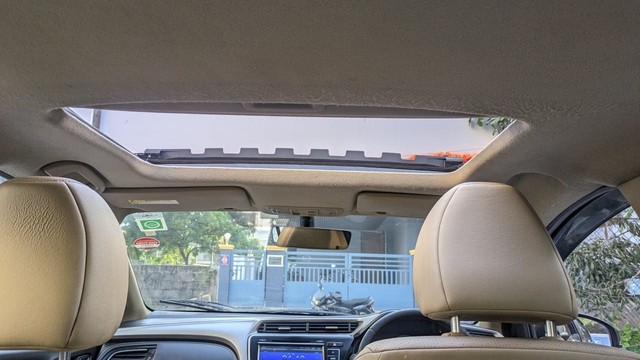 Second-hand 2017 Honda City i VTEC VX for sale in Chennai-14