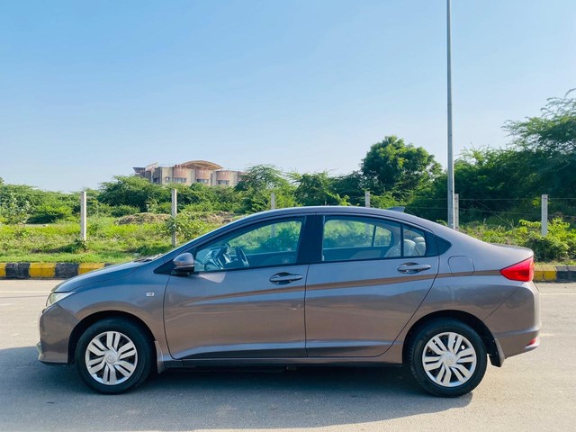 Honda City i VTEC CVT SV Second-hand 2014 Honda City i VTEC CVT SV for sale in Ahmedabad-3