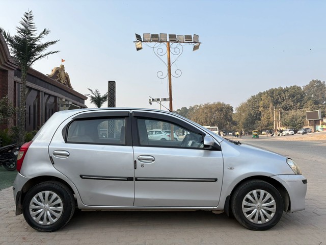 Second-hand 2014 Toyota Etios Liva Petrol TRD Sportivo for sale in New Delhi-1