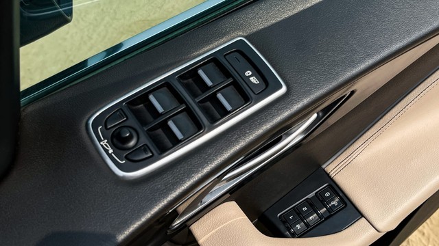 Jaguar F-Pace Prestige 2.0 AWD Second-hand 2019 Jaguar F-Pace Prestige 2.0 AWD for sale in New Delhi-23